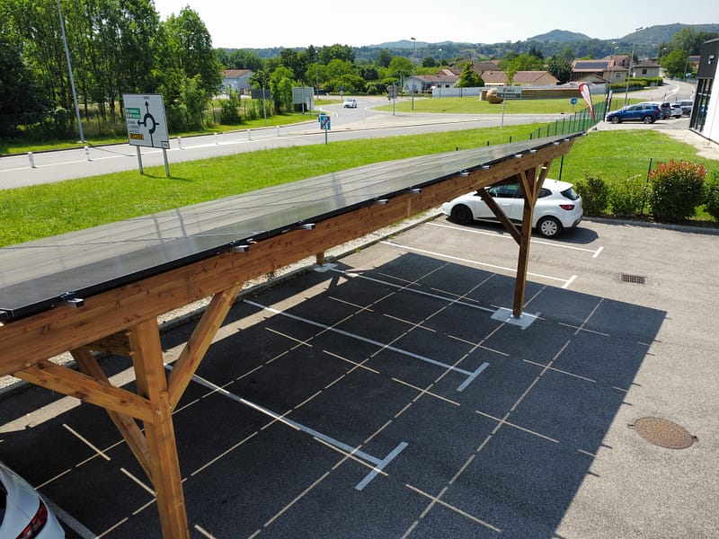 Panneau solaire photovoltaique parking