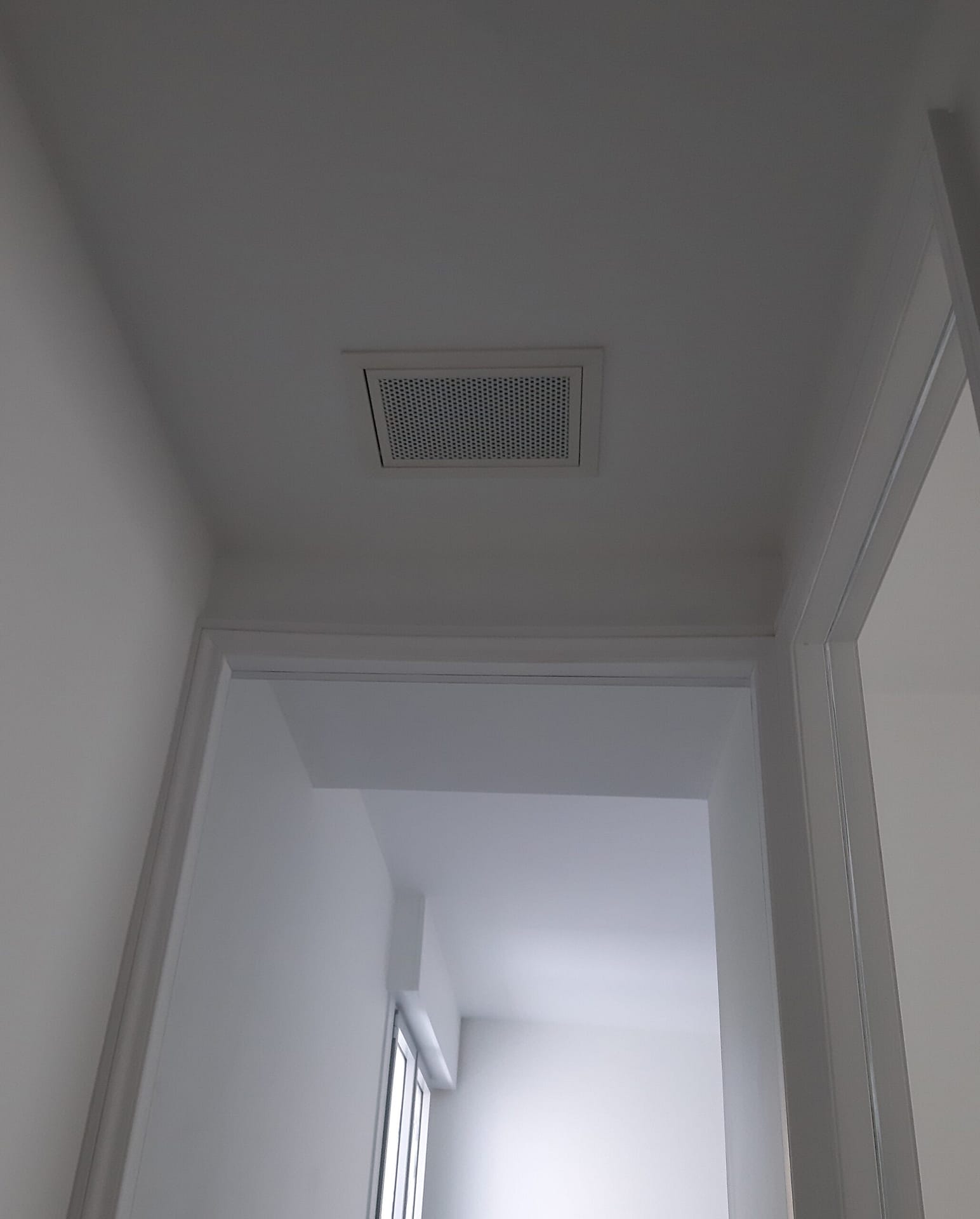 Sortie plafond ventilation propre
